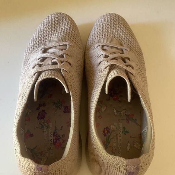 Women’s On the go Skechers Size 6 Taupe New - Picture 5 of 12